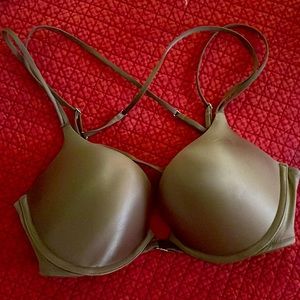 Victoria Secret Bombshell plunge Bra 36B